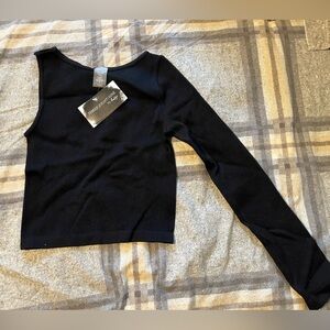 Dynamic Assymetric Long Sleeve. Black. One Size. NWT.